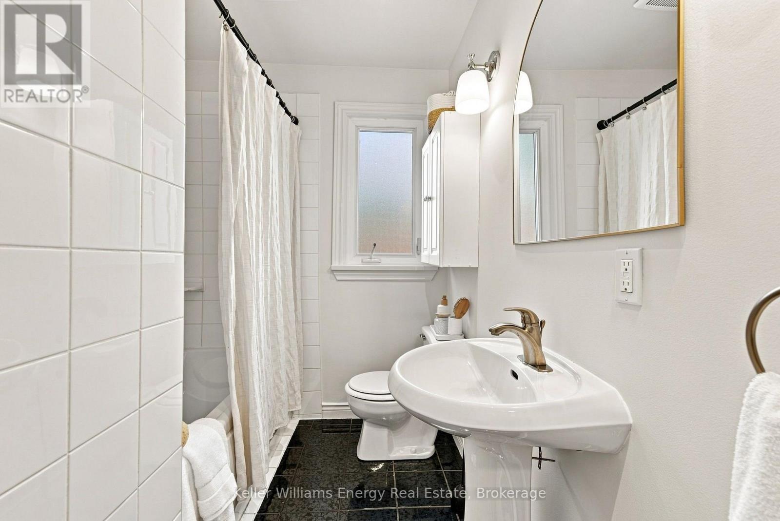 172 Central Park Boulevard S, Oshawa (Central), Ontario  L1H 5W7 - Photo 17 - E13612436