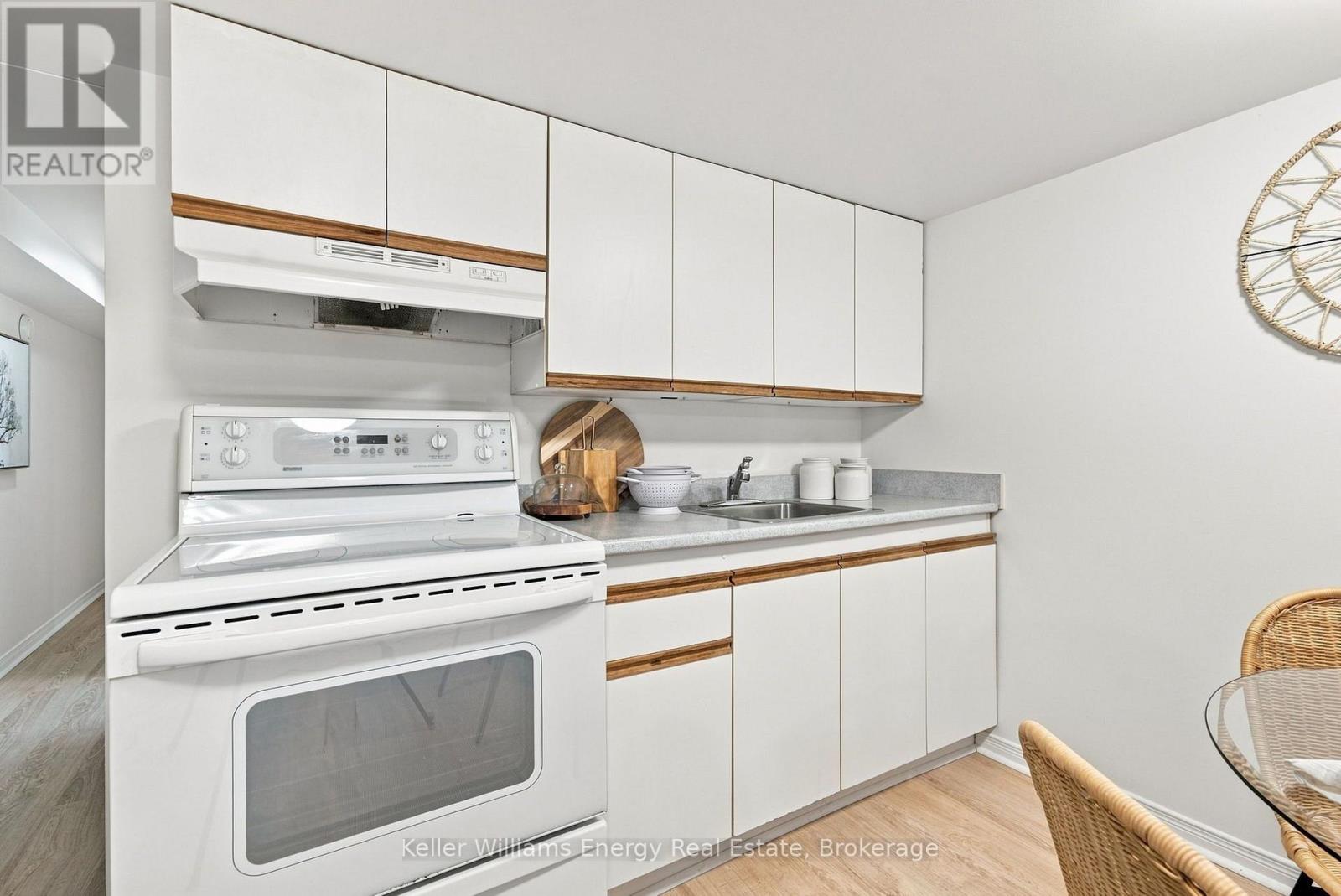 172 Central Park Boulevard S, Oshawa (Central), Ontario  L1H 5W7 - Photo 24 - E13612436