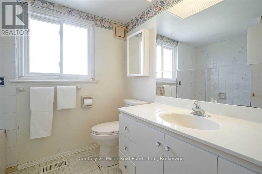 35 Melville Crescent, Brampton, Ontario  L6W 2S3 - Photo 12 - W13612476