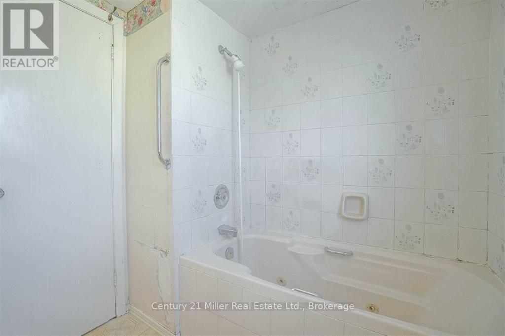 35 Melville Crescent, Brampton, Ontario  L6W 2S3 - Photo 13 - W13612476