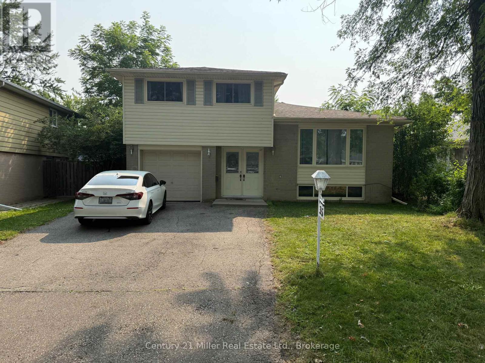 35 Melville Crescent, Brampton, Ontario  L6W 2S3 - Photo 2 - W13612476