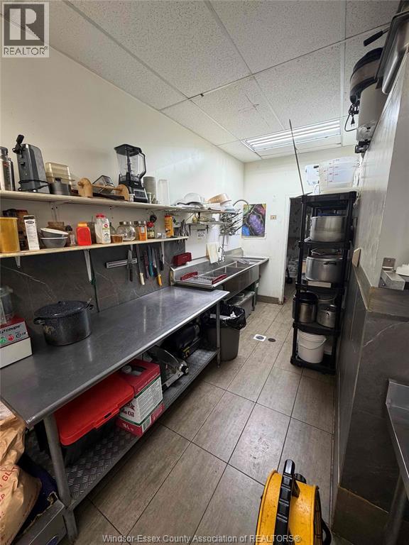 567 Wyandotte Street East, Windsor, Ontario  N9A 3J1 - Photo 9 - 26018168