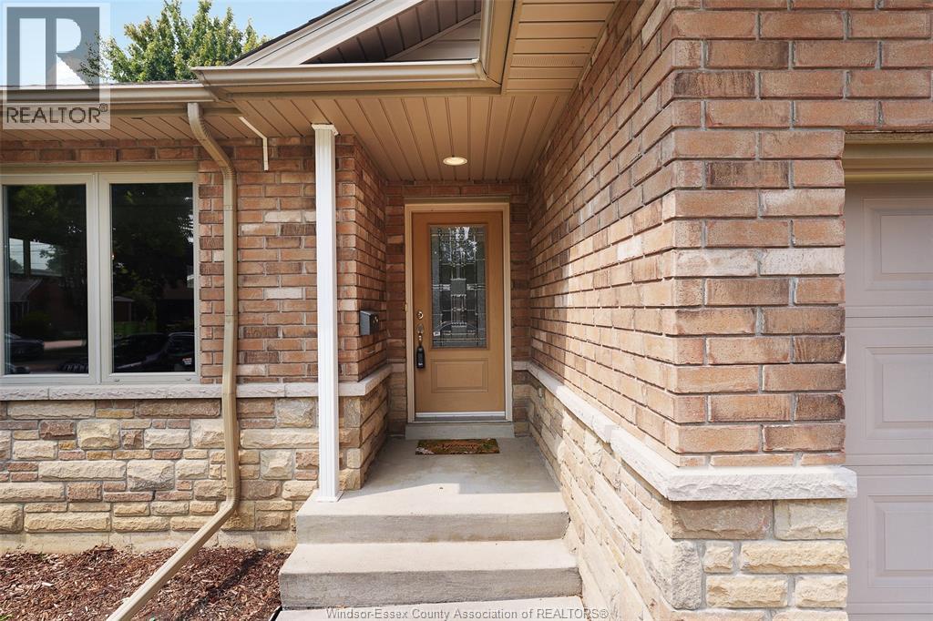 959 Prado Place, Windsor, Ontario  N8S 2H4 - Photo 4 - 26018129