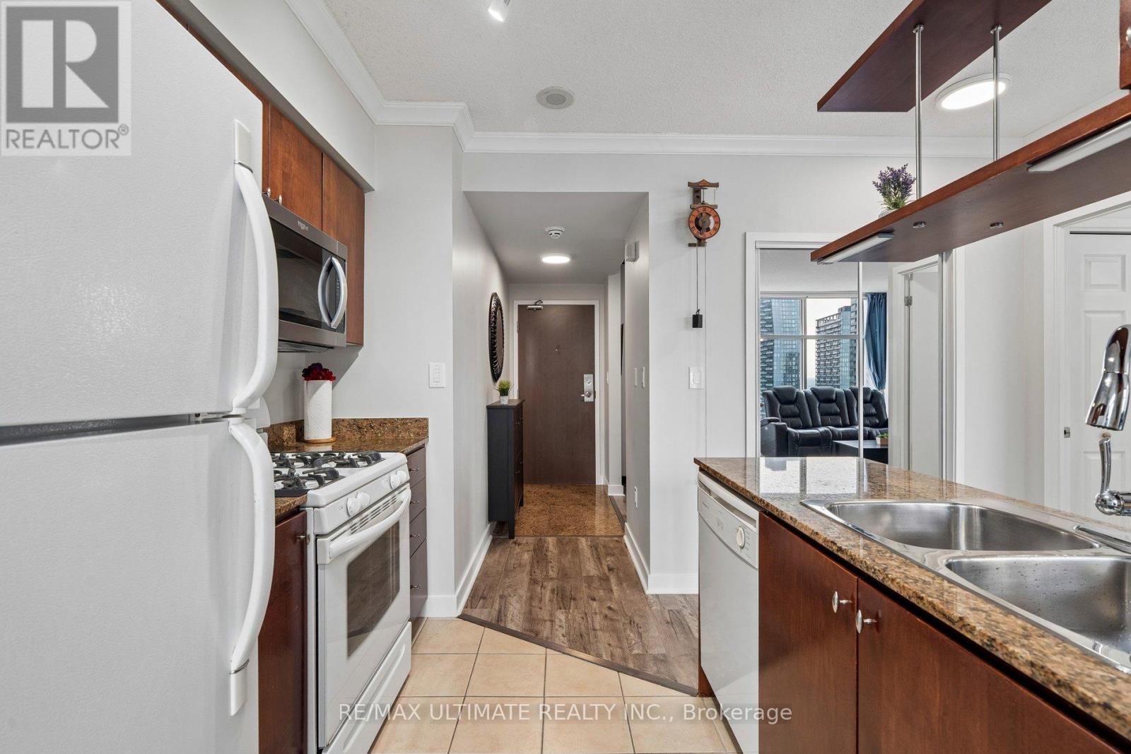 4003 - 35 Mariner Terrace, Toronto, Ontario  M5V 3V9 - Photo 12 - C13612254