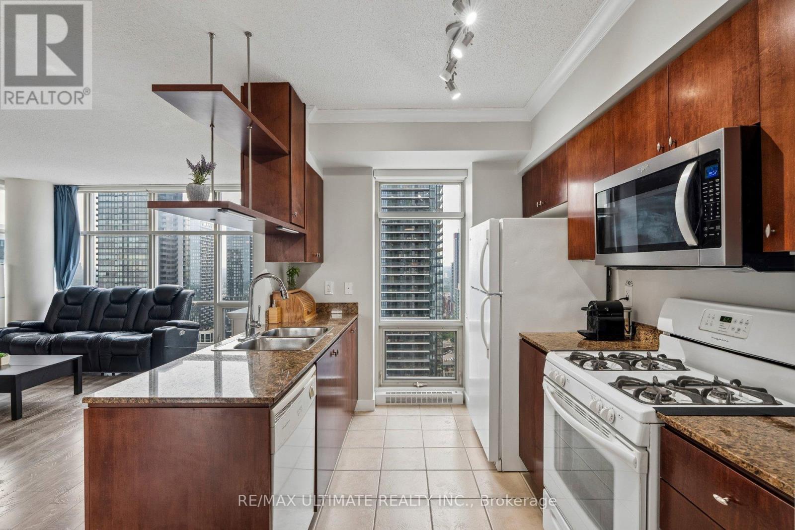 4003 - 35 Mariner Terrace, Toronto, Ontario  M5V 3V9 - Photo 13 - C13612254
