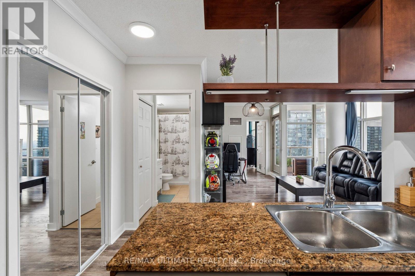 4003 - 35 Mariner Terrace, Toronto, Ontario  M5V 3V9 - Photo 16 - C13612254