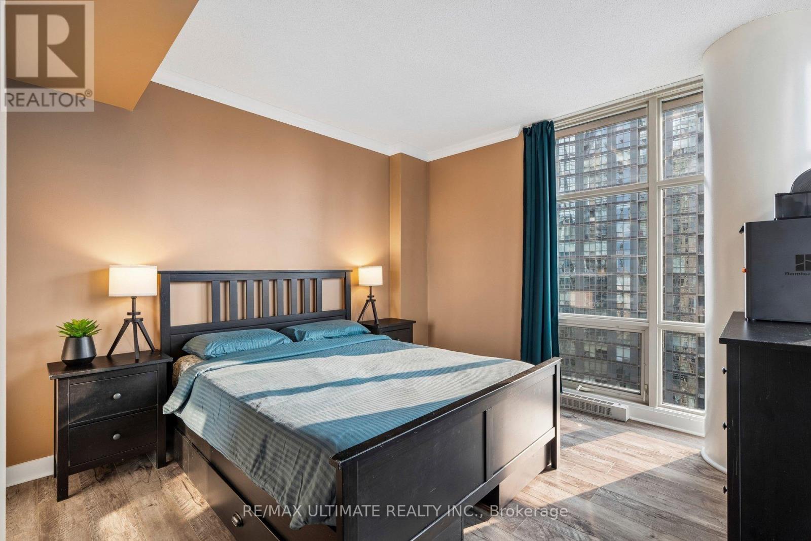 4003 - 35 Mariner Terrace, Toronto, Ontario  M5V 3V9 - Photo 19 - C13612254