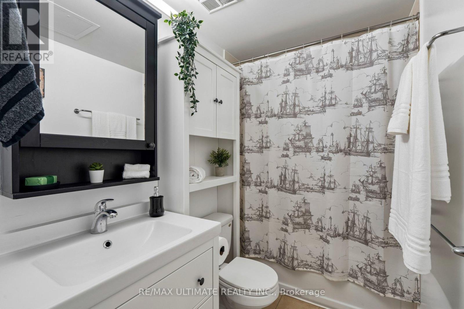 4003 - 35 Mariner Terrace, Toronto, Ontario  M5V 3V9 - Photo 23 - C13612254