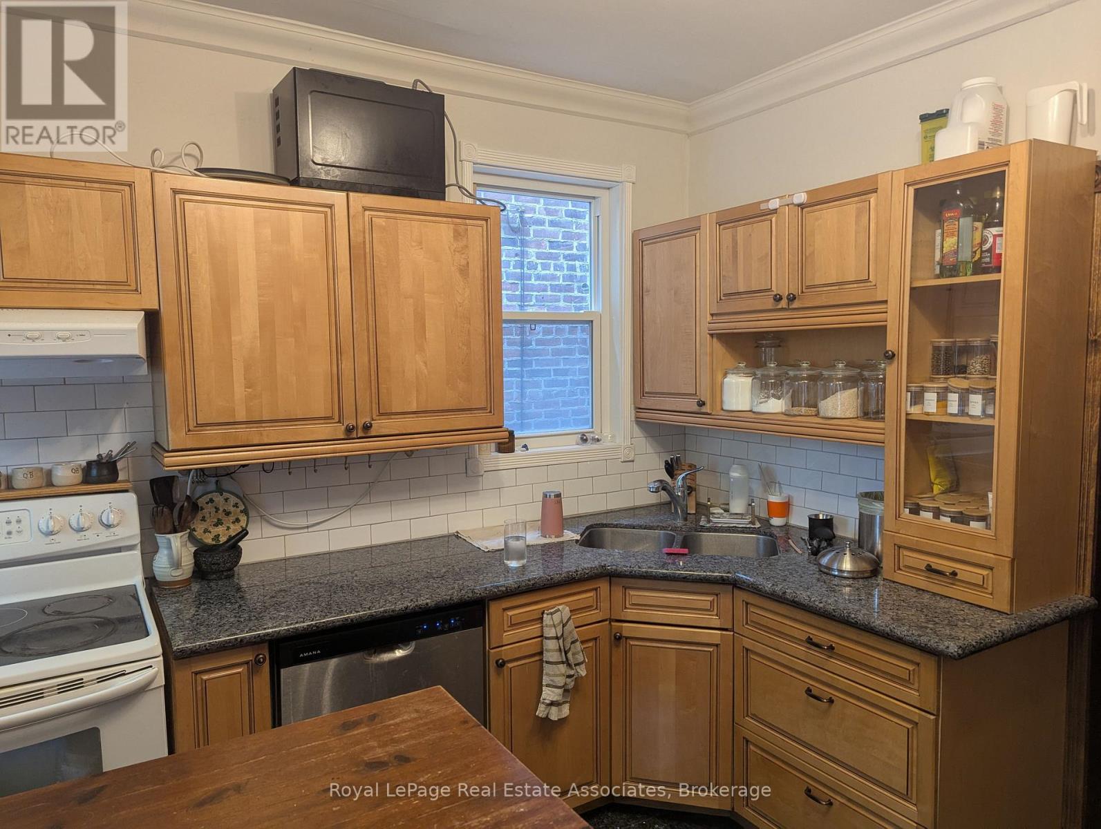 Mn&2nd - 52 Ashdale Avenue, Toronto, Ontario  M4L 2Y7 - Photo 6 - E13612226