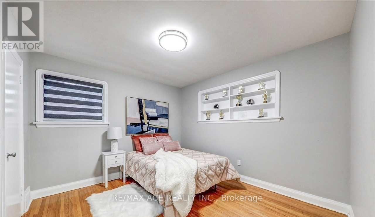 5 Windy Ridge Drive, Toronto, Ontario  M1M 1H6 - Photo 11 - E13612532