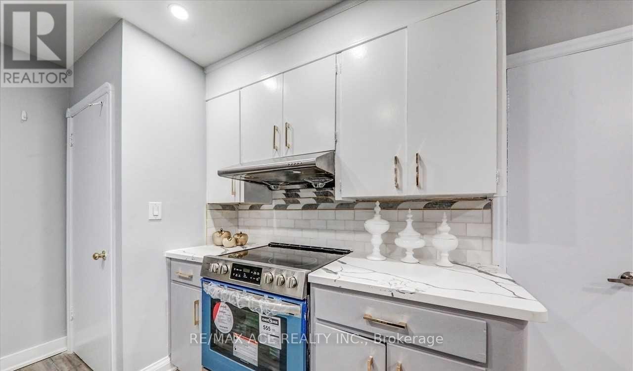 5 Windy Ridge Drive, Toronto, Ontario  M1M 1H6 - Photo 18 - E13612532