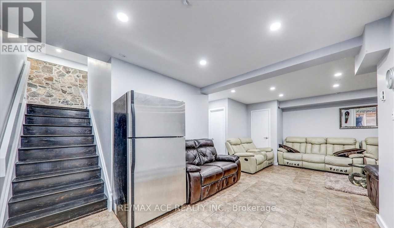 5 Windy Ridge Drive, Toronto, Ontario  M1M 1H6 - Photo 32 - E13612532