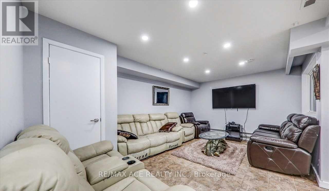 5 Windy Ridge Drive, Toronto, Ontario  M1M 1H6 - Photo 33 - E13612532