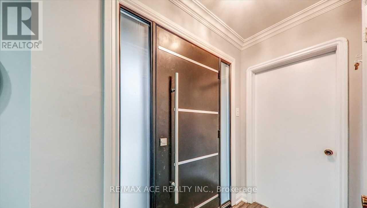 5 Windy Ridge Drive, Toronto, Ontario  M1M 1H6 - Photo 5 - E13612532
