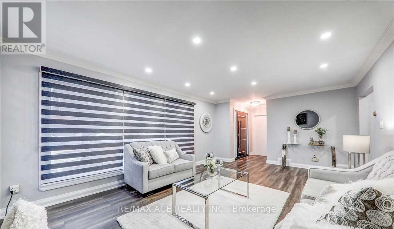 5 Windy Ridge Drive, Toronto, Ontario  M1M 1H6 - Photo 7 - E13612532