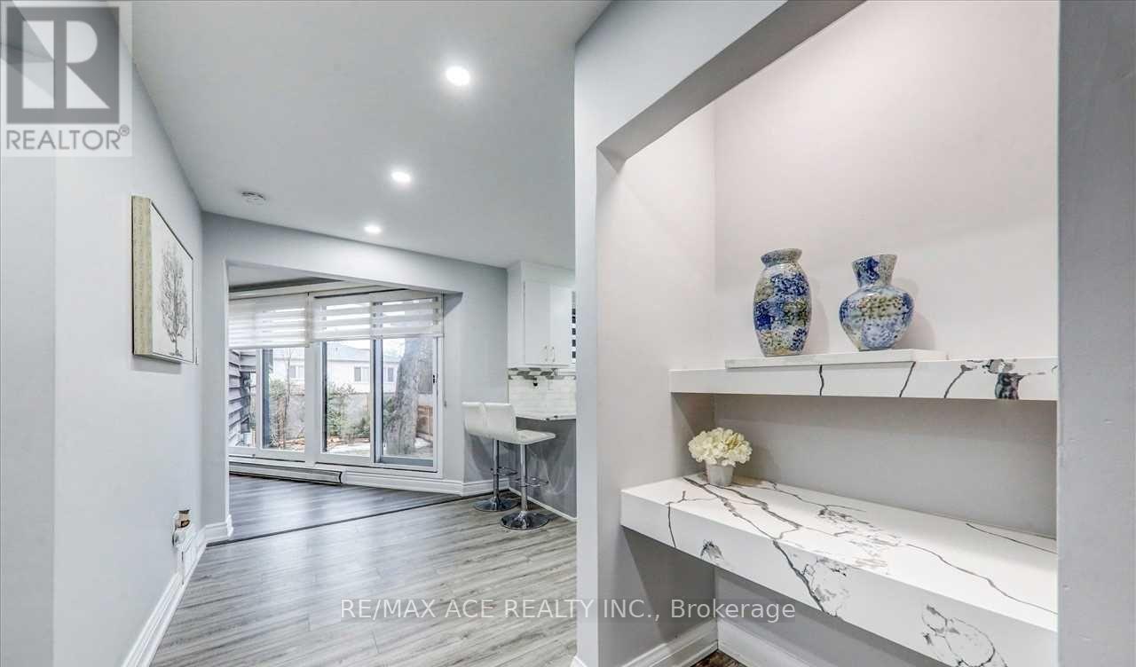 5 Windy Ridge Drive, Toronto, Ontario  M1M 1H6 - Photo 8 - E13612532