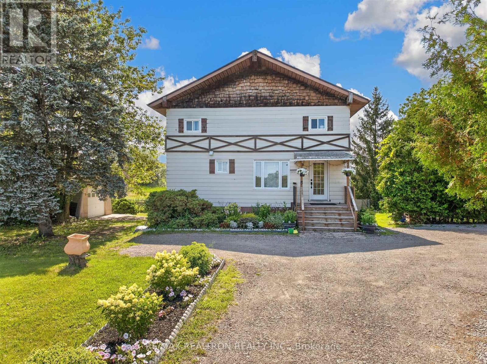 20368 Woodbine Avenue, East Gwillimbury, Ontario  L0G 1R0 - Photo 1 - N13612556