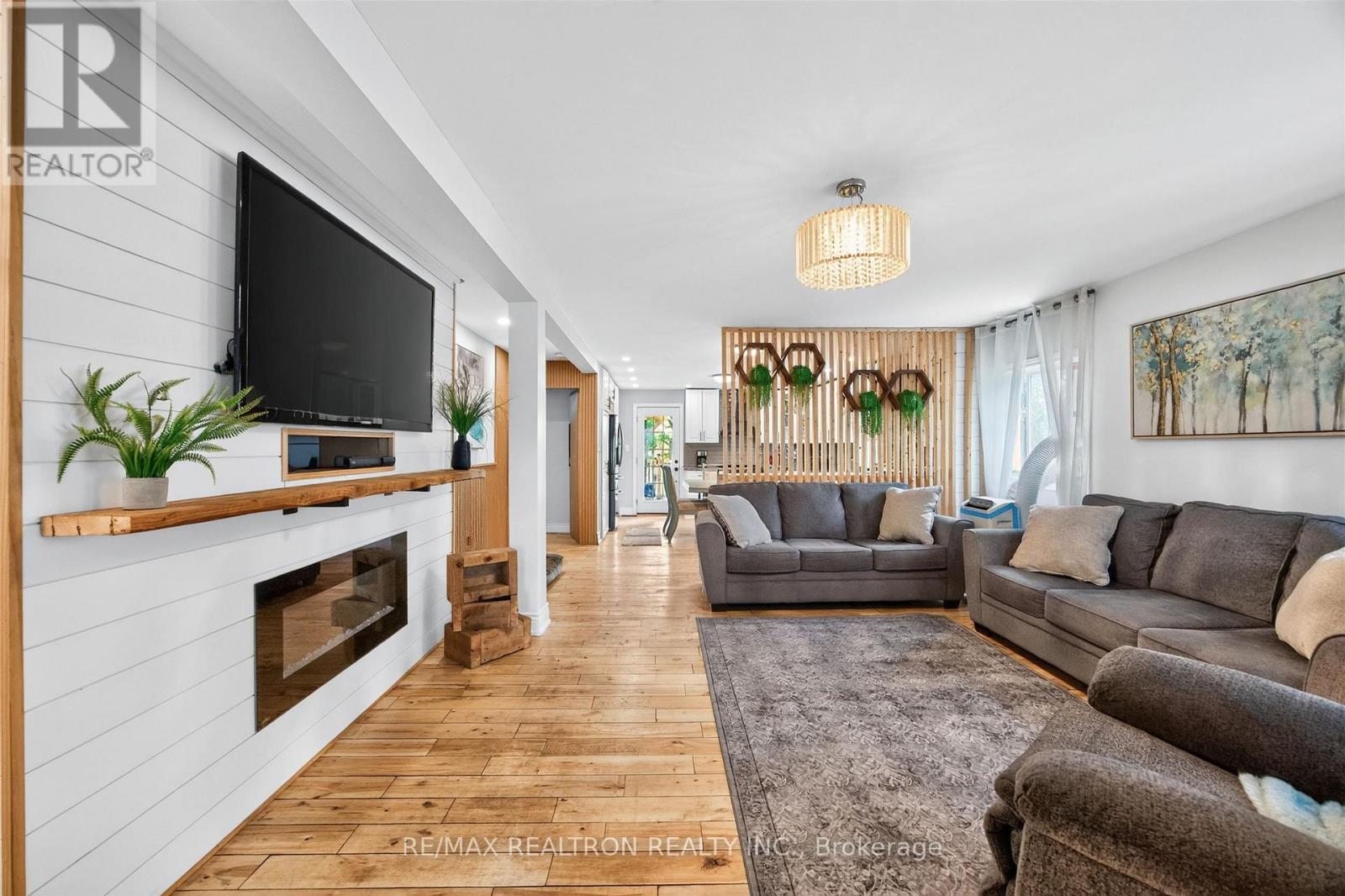 20368 Woodbine Avenue, East Gwillimbury, Ontario  L0G 1R0 - Photo 10 - N13612556