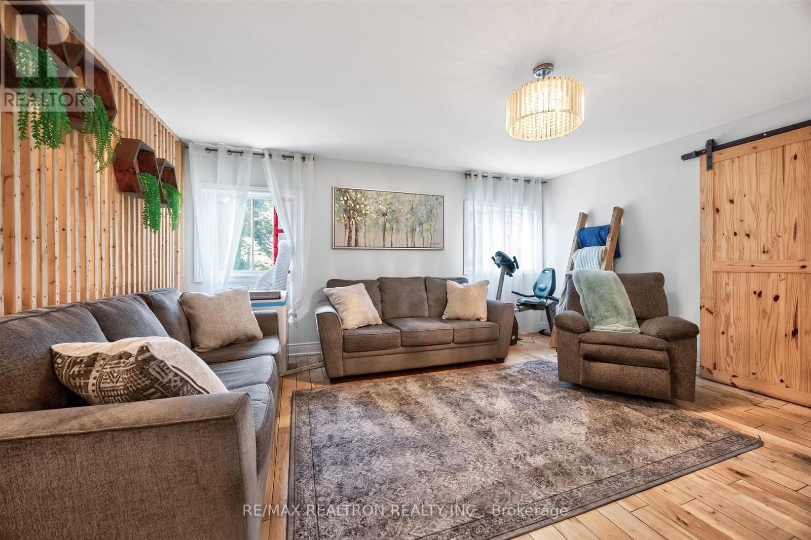 20368 Woodbine Avenue, East Gwillimbury, Ontario  L0G 1R0 - Photo 12 - N13612556