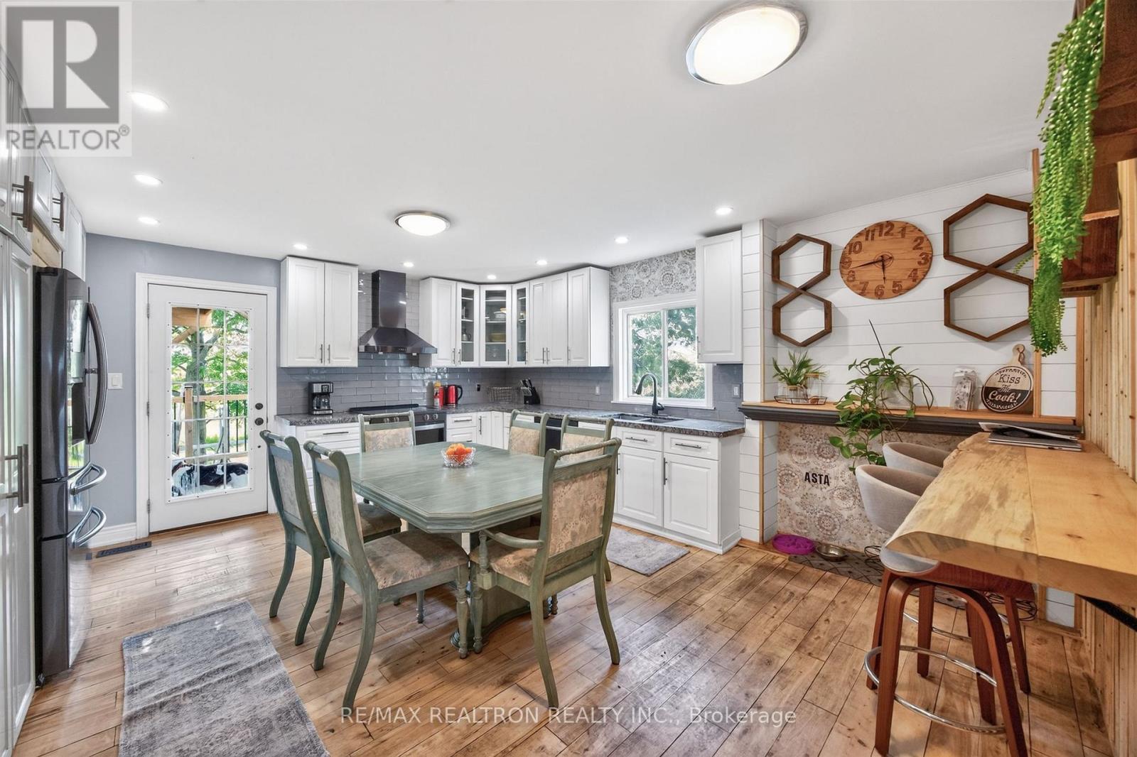 20368 Woodbine Avenue, East Gwillimbury, Ontario  L0G 1R0 - Photo 14 - N13612556
