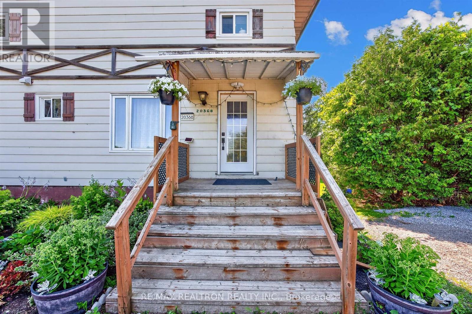 20368 Woodbine Avenue, East Gwillimbury, Ontario  L0G 1R0 - Photo 3 - N13612556