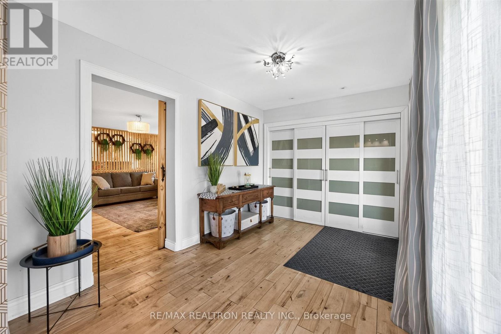 20368 Woodbine Avenue, East Gwillimbury, Ontario  L0G 1R0 - Photo 9 - N13612556