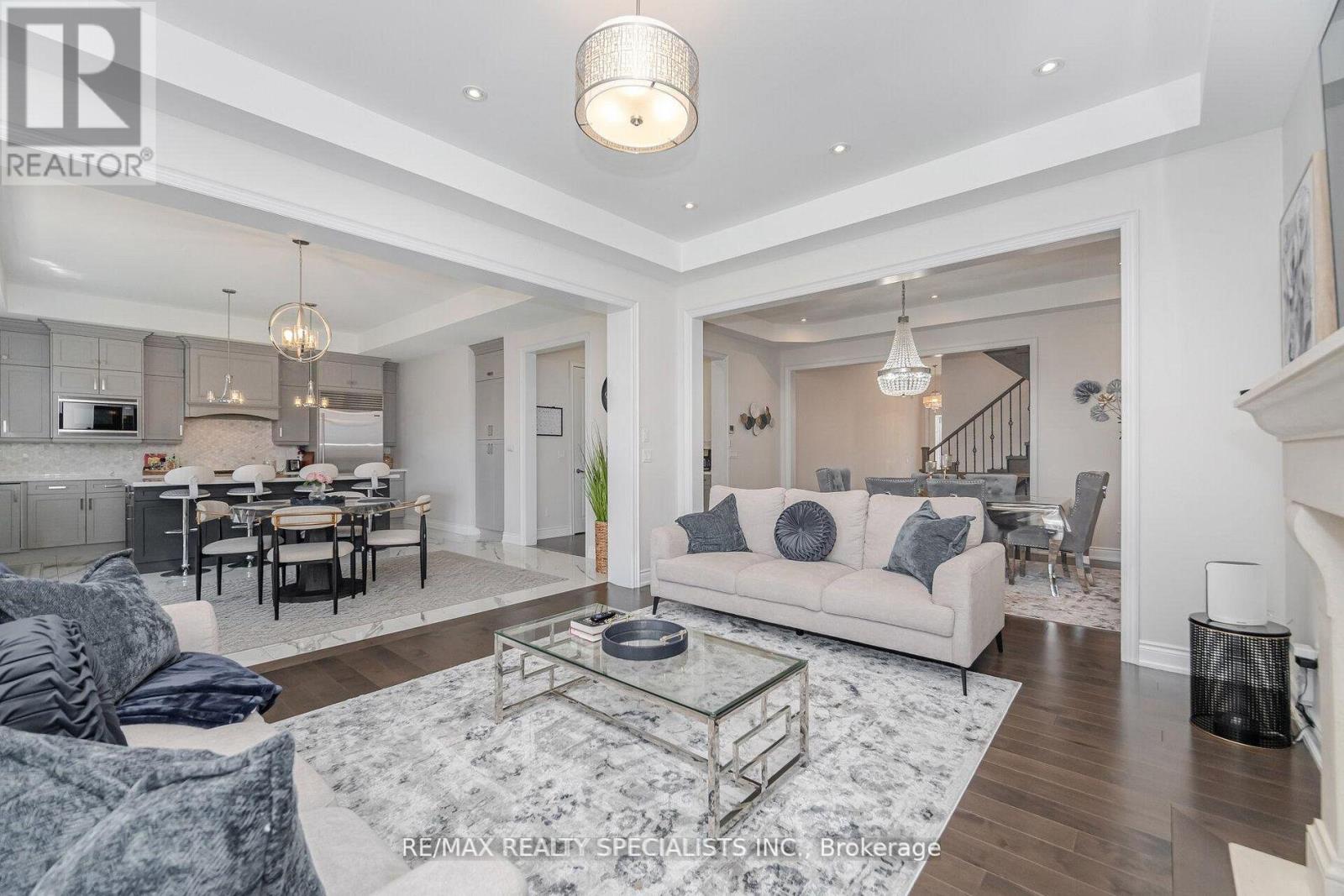 53 Threshingmills Boulevard, Oakville, Ontario  L6H 0V6 - Photo 10 - W13568334