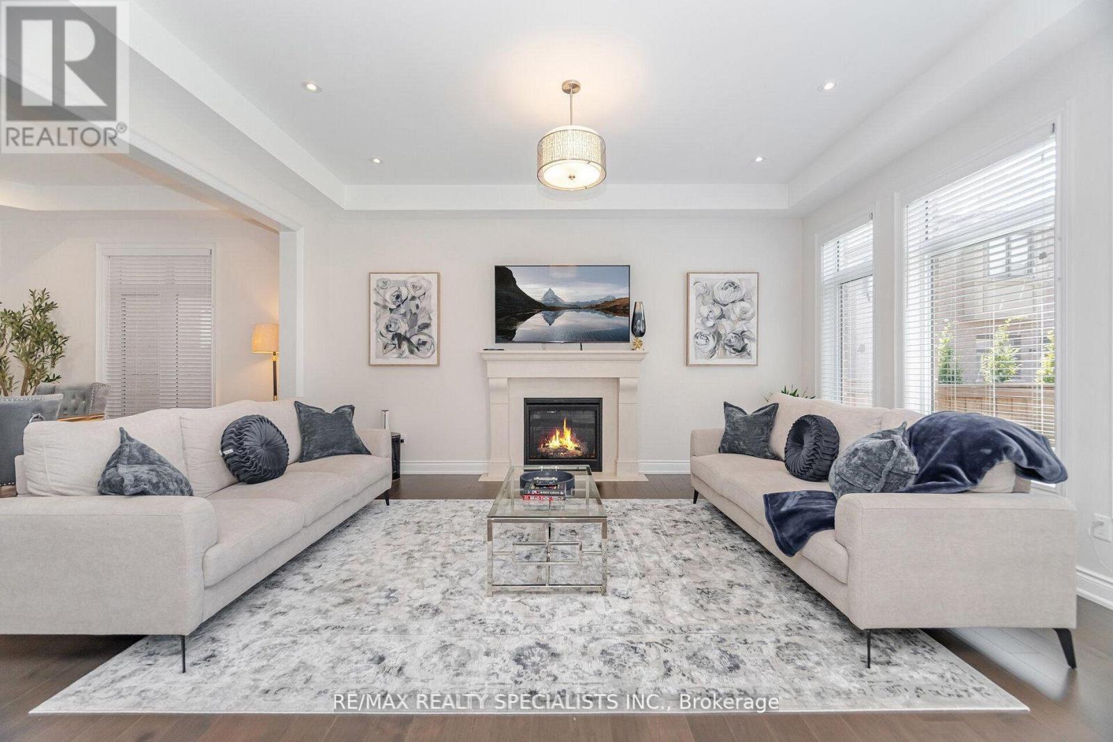 53 Threshingmills Boulevard, Oakville, Ontario  L6H 0V6 - Photo 11 - W13568334