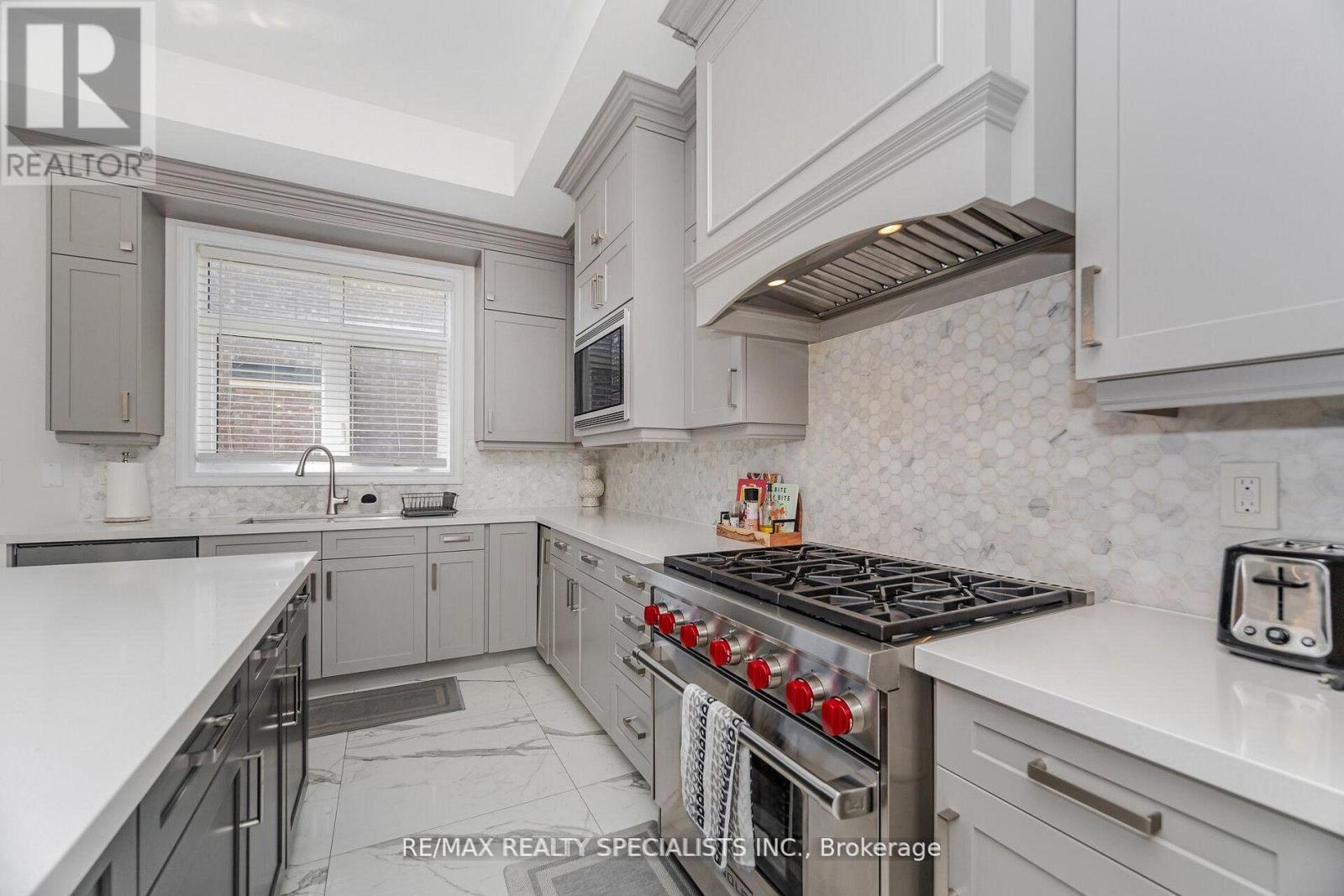 53 Threshingmills Boulevard, Oakville, Ontario  L6H 0V6 - Photo 17 - W13568334