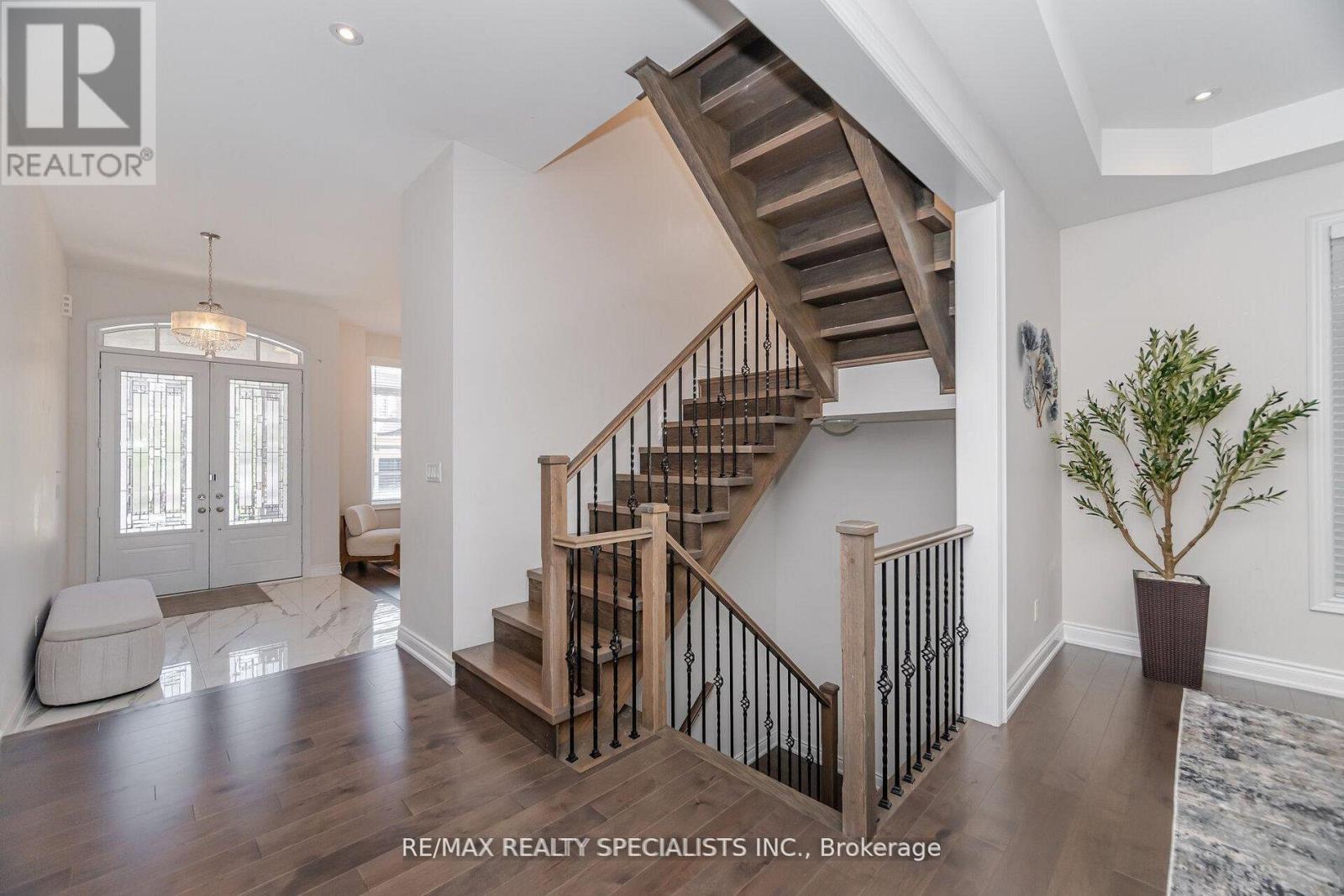 53 Threshingmills Boulevard, Oakville, Ontario  L6H 0V6 - Photo 7 - W13568334