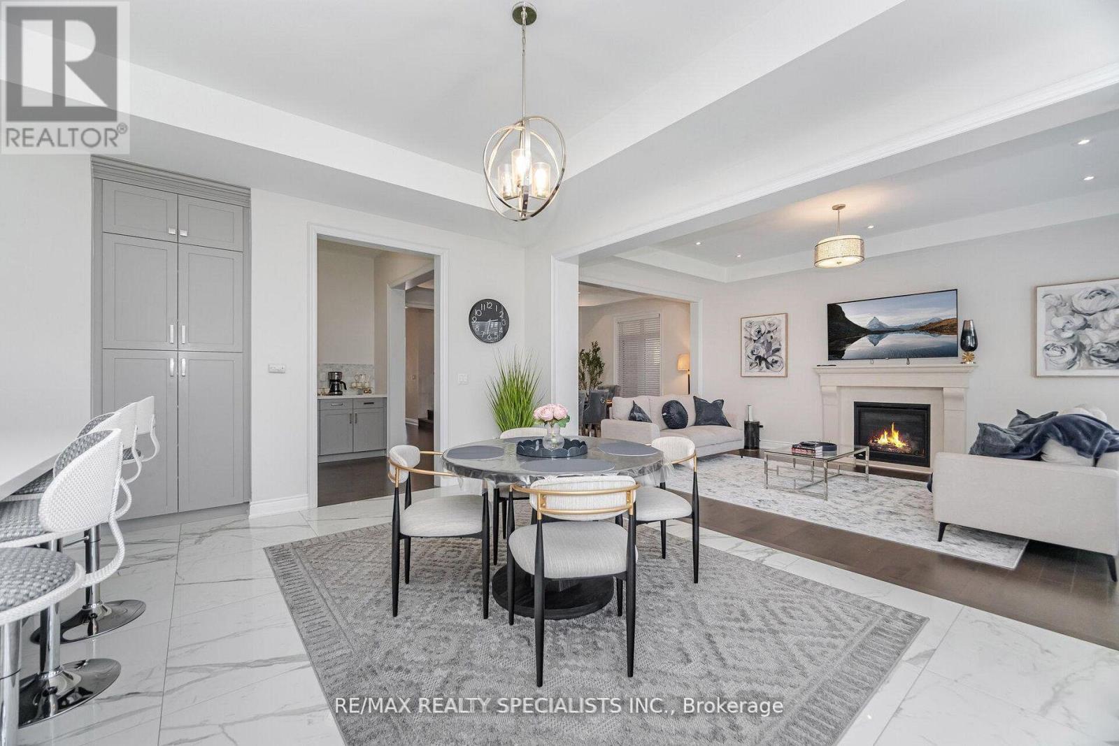 53 Threshingmills Boulevard, Oakville, Ontario  L6H 0V6 - Photo 9 - W13568334
