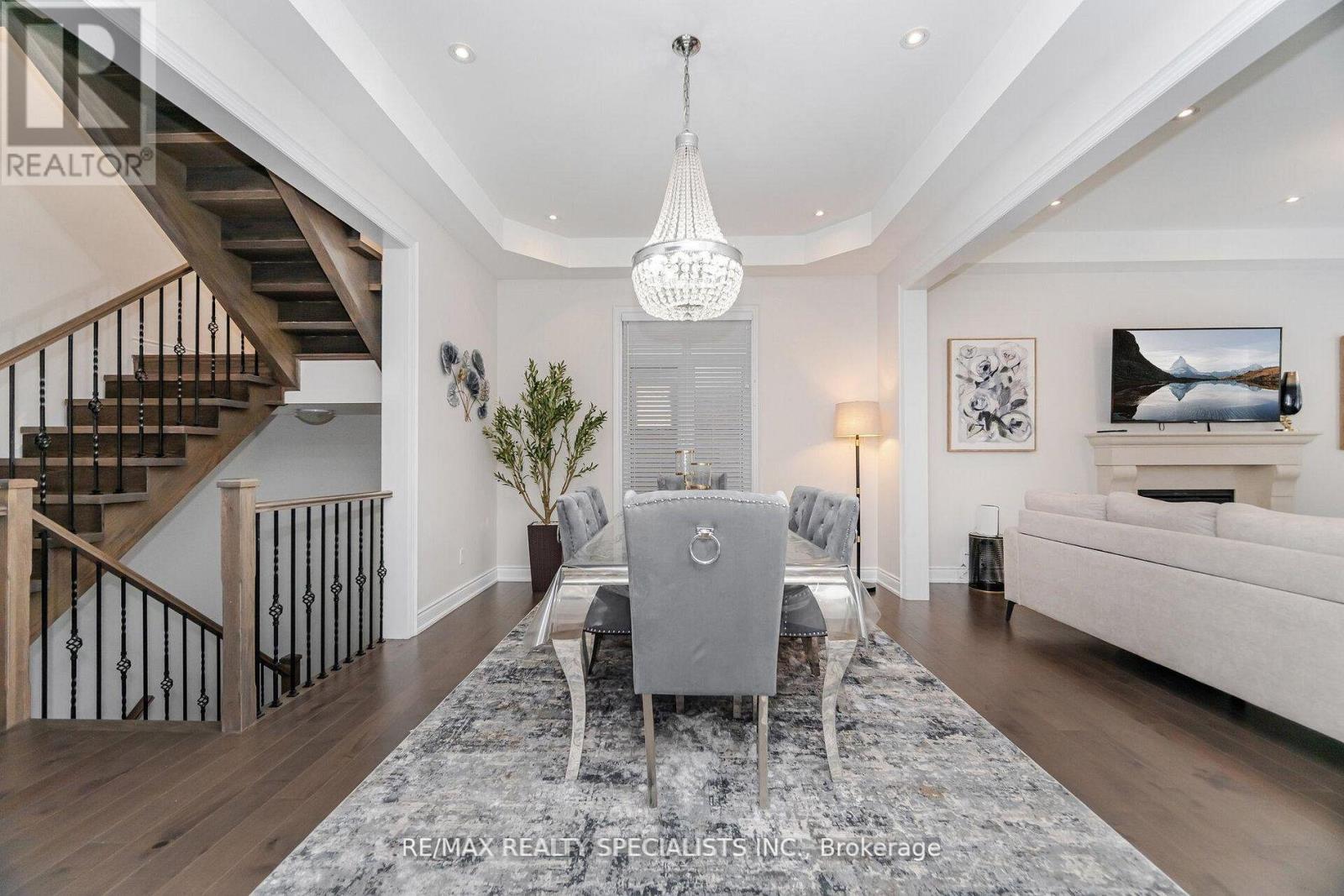 53 Threshingmills Boulevard, Oakville, Ontario  L6H 0V6 - Photo 8 - W13568334