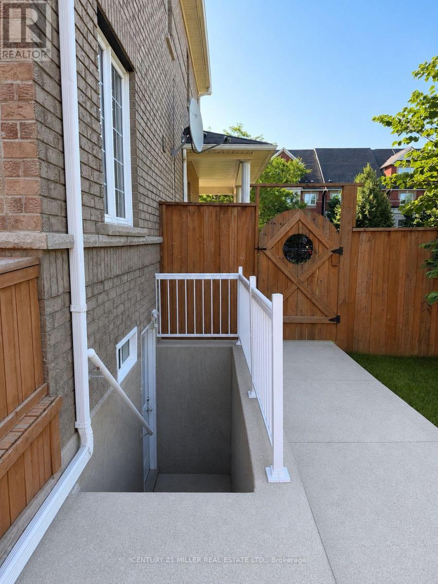 5214 Preservation Circle, Mississauga, Ontario  L5M 7T2 - Photo 6 - W13612314