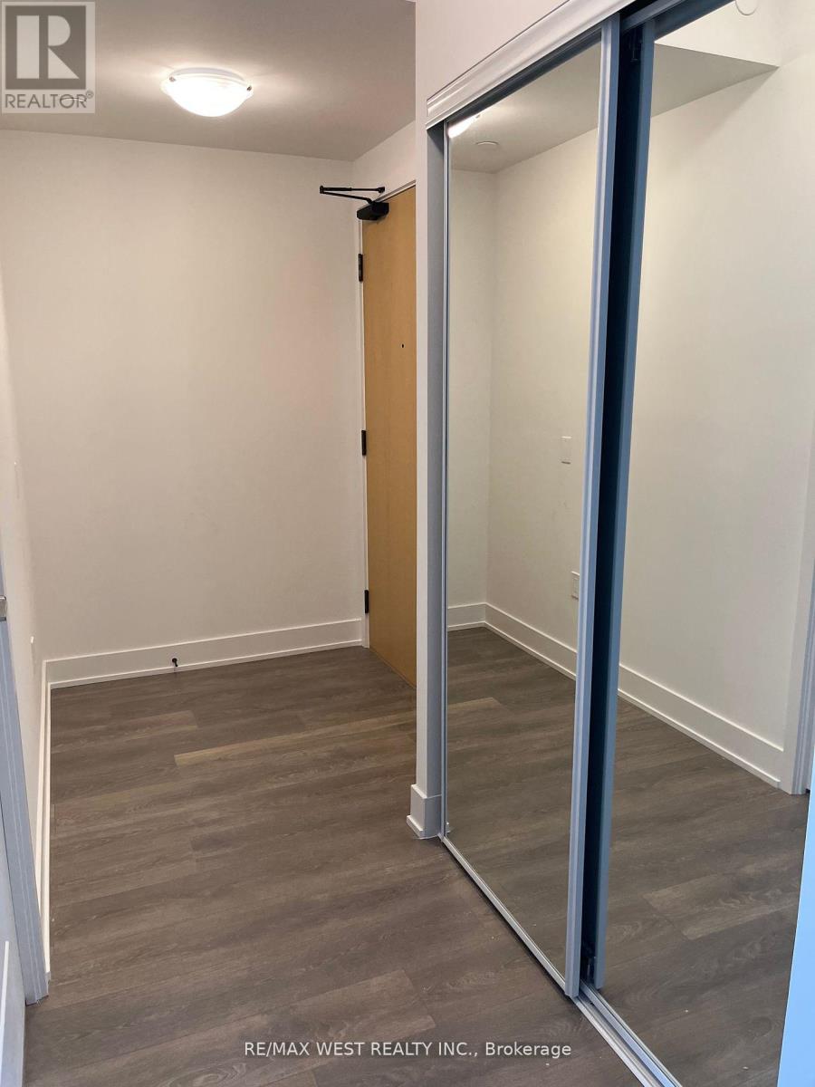 506w - 202 Burhamthorpe Road E, Mississauga, Ontario  L5A 0B2 - Photo 6 - W13612420