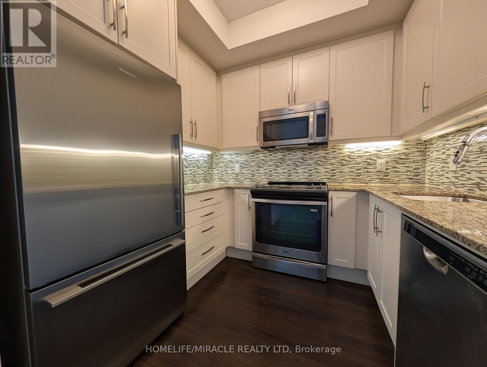 428 - 2 Old Mill Drive, Toronto, Ontario  M6S 0A2 - Photo 6 - W13612546