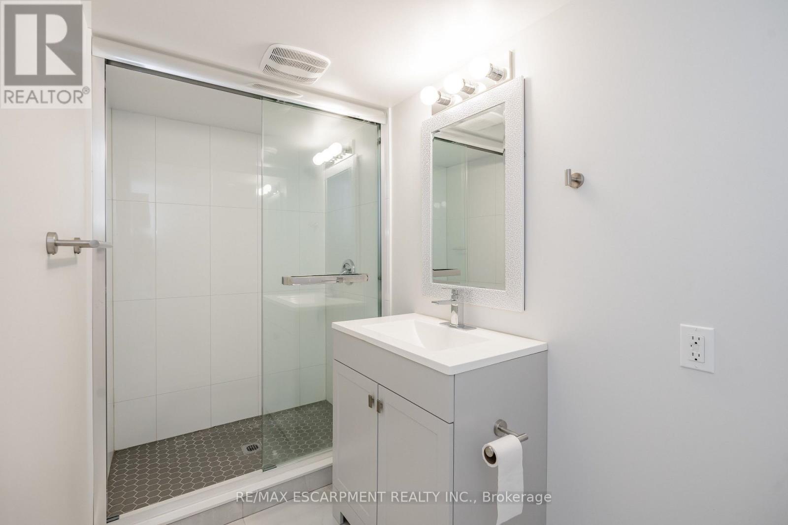 #lower - 7669 Alpine Drive, Niagara Falls, Ontario  L2H 3B7 - Photo 14 - X13612302