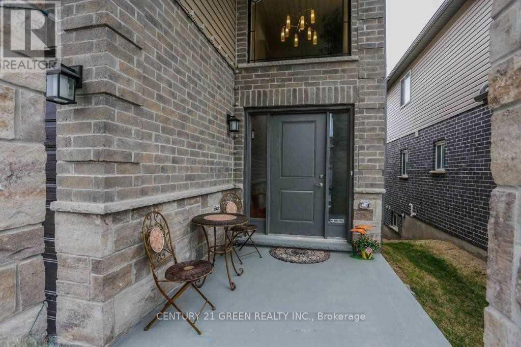 Upper Level - 1221 Gough Road, London North, Ontario  N5X 0H2 - Photo 2 - X13612308
