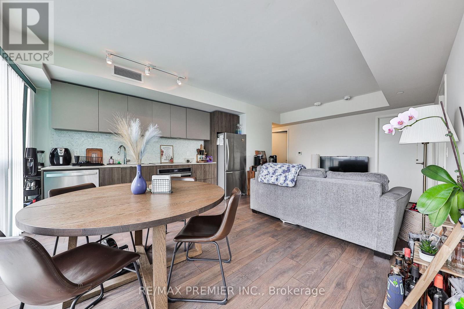610 - 2 Sonic Way, Toronto, Ontario  M3C 0P2 - Photo 19 - C13611760