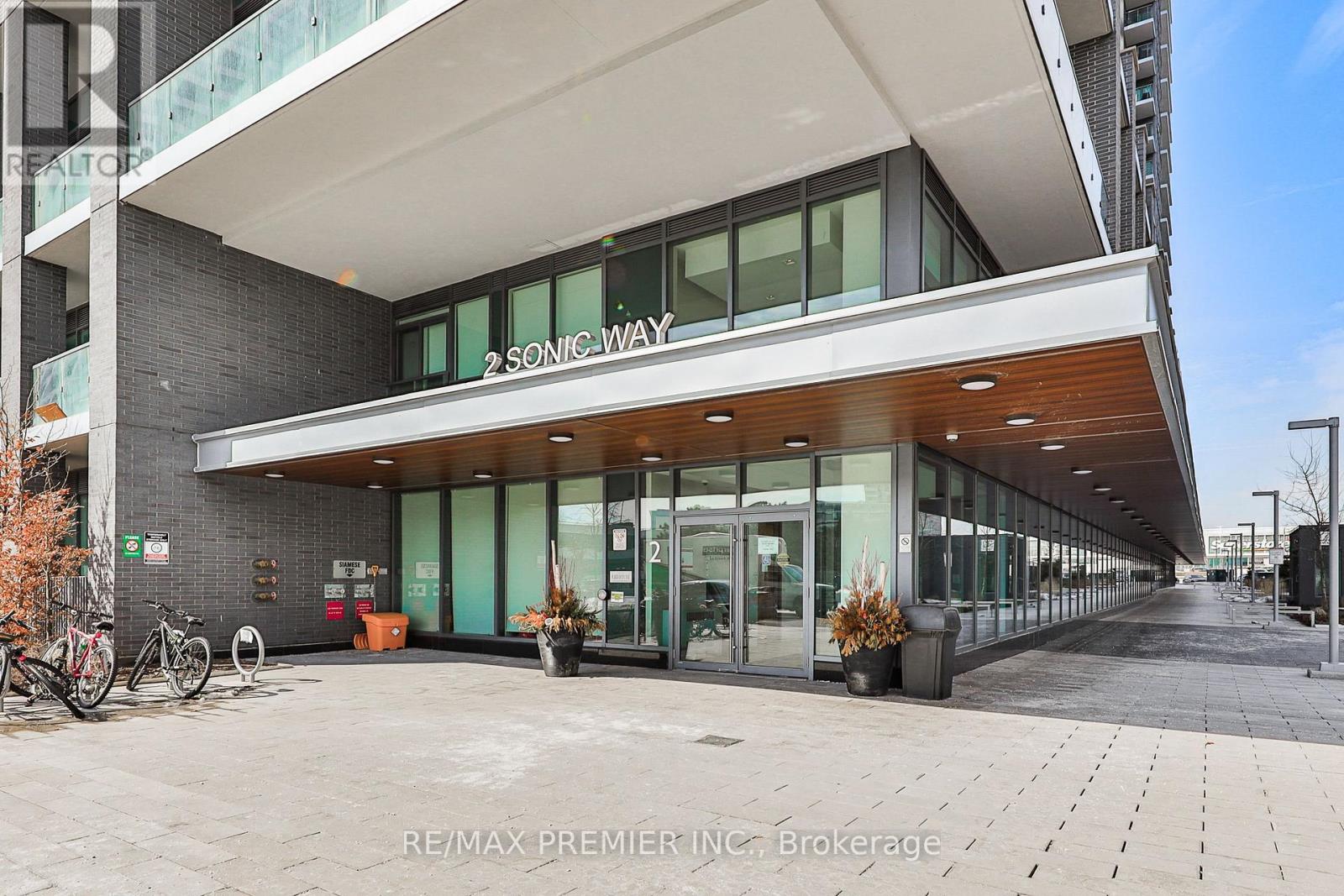 610 - 2 Sonic Way, Toronto, Ontario  M3C 0P2 - Photo 3 - C13611760