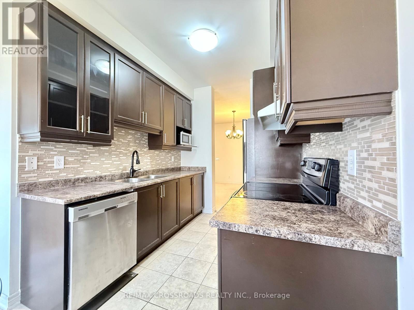 158 Harvest Hills Boulevard, Newmarket, Ontario  L9N 0C1 - Photo 6 - N13509948