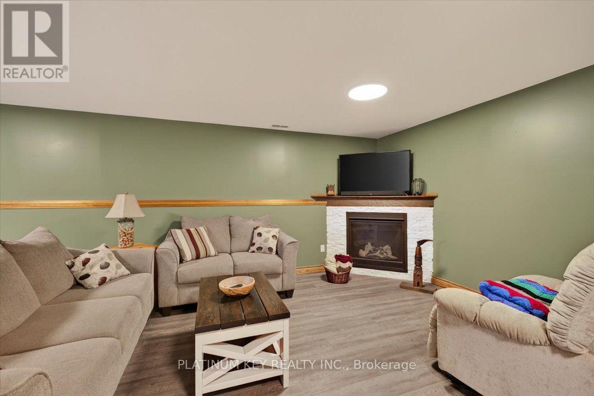 146 Mill Street, Southwest Middlesex, Ontario  N0L 1M0 - Photo 20 - X13612706