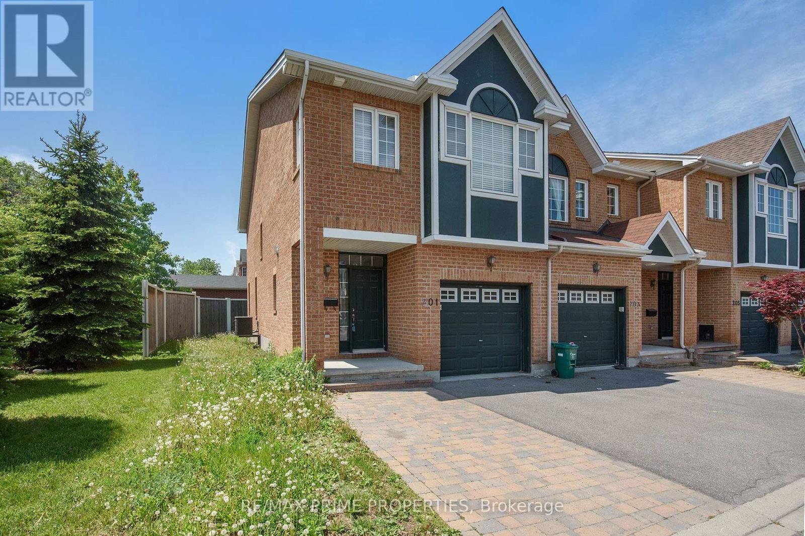 201 Freedom Private, Ottawa, Ontario  K1G 6W1 - Photo 2 - X13612702
