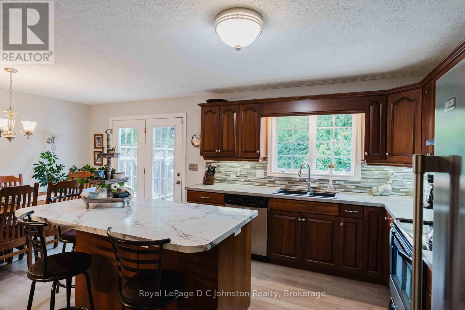 103 Grenville Street N, Saugeen Shores, Ontario  N0H 2L0 - Photo 12 - X13612562