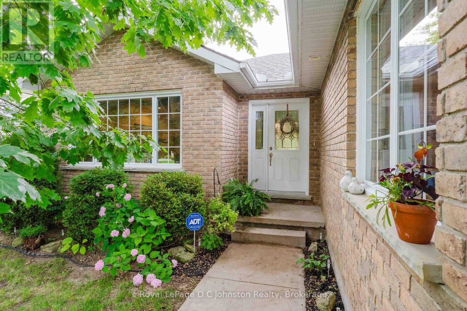 103 Grenville Street N, Saugeen Shores, Ontario  N0H 2L0 - Photo 2 - X13612562