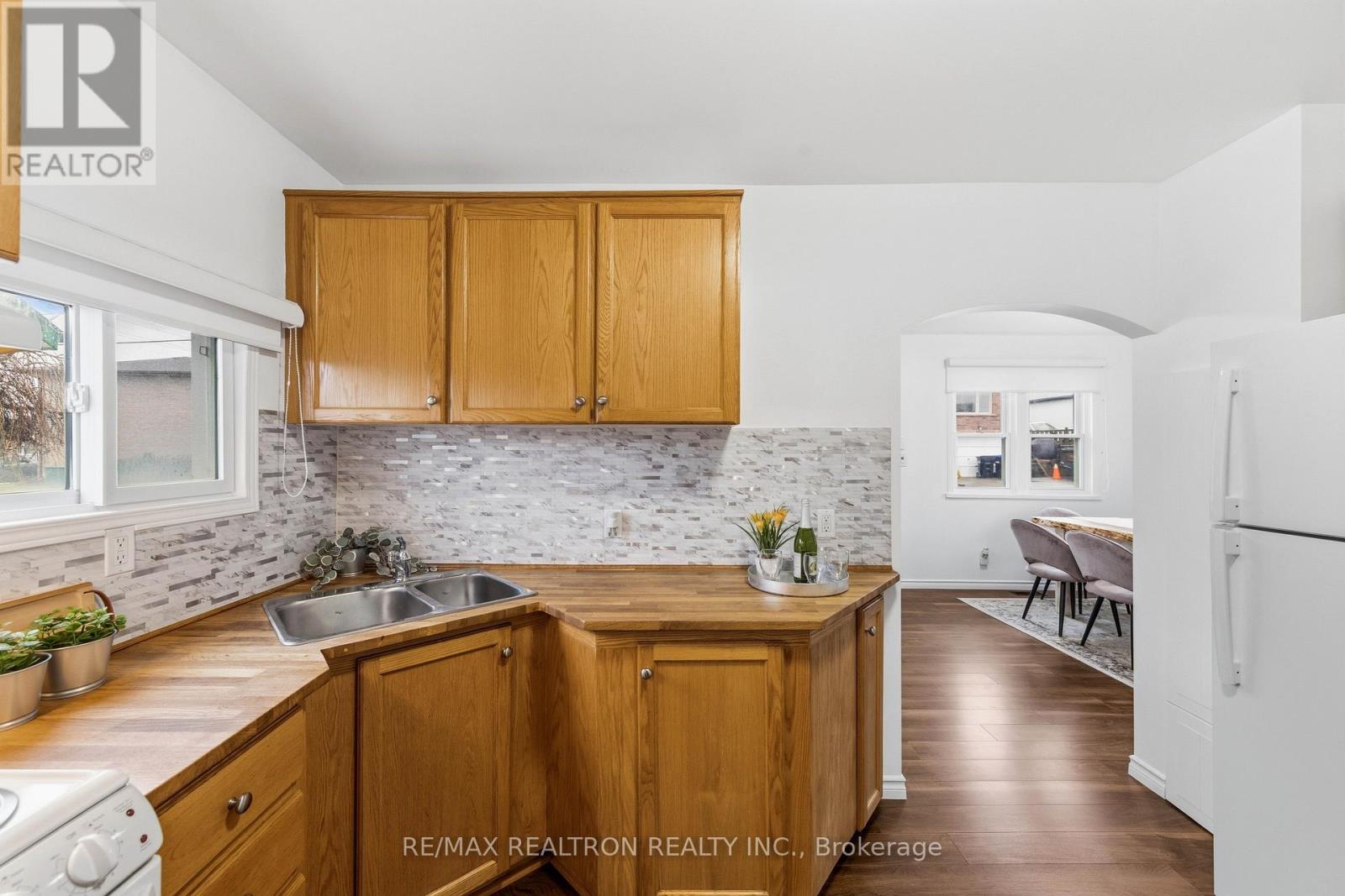 25 Bingham Street, Bradford West Gwillimbury, Ontario  L3Z 1X1 - Photo 7 - N13612600