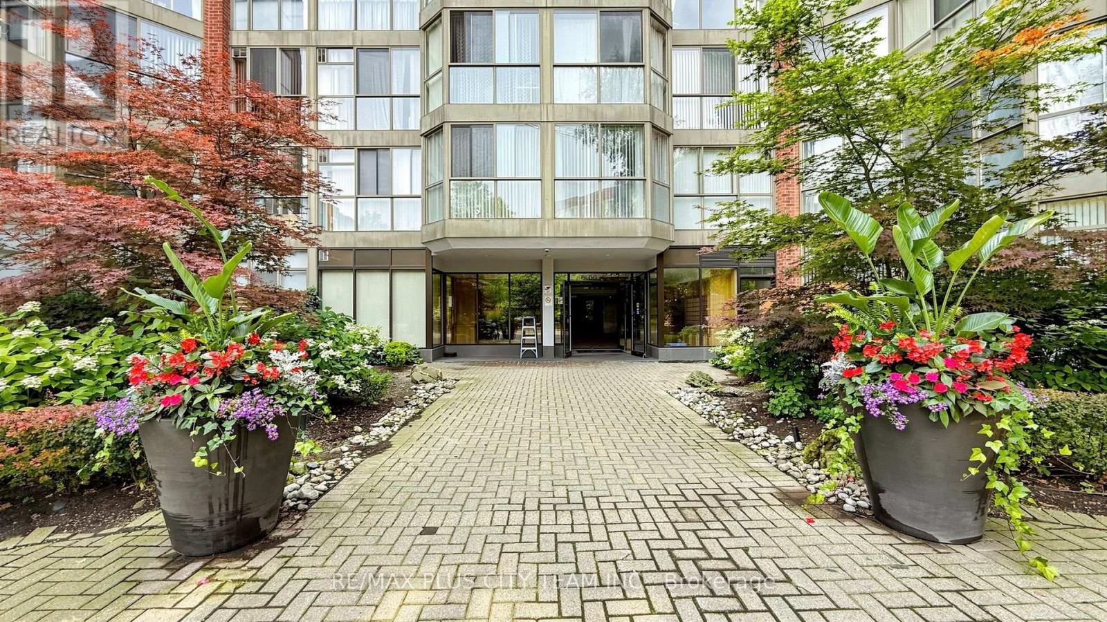 437 - 22 Southport Street, Toronto, Ontario  M6S 4Y9 - Photo 2 - W13612576