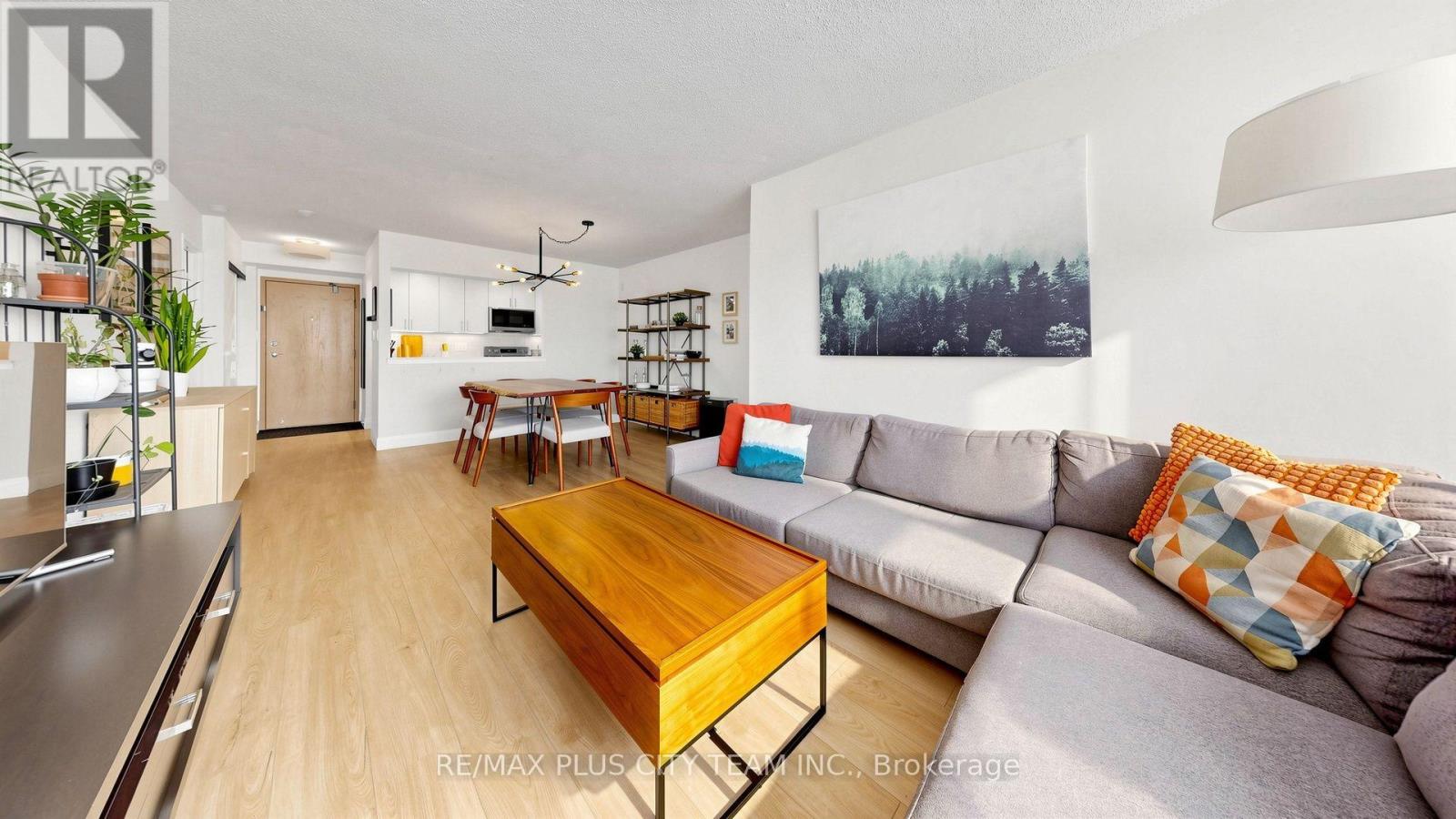 437 - 22 Southport Street, Toronto, Ontario  M6S 4Y9 - Photo 5 - W13612576