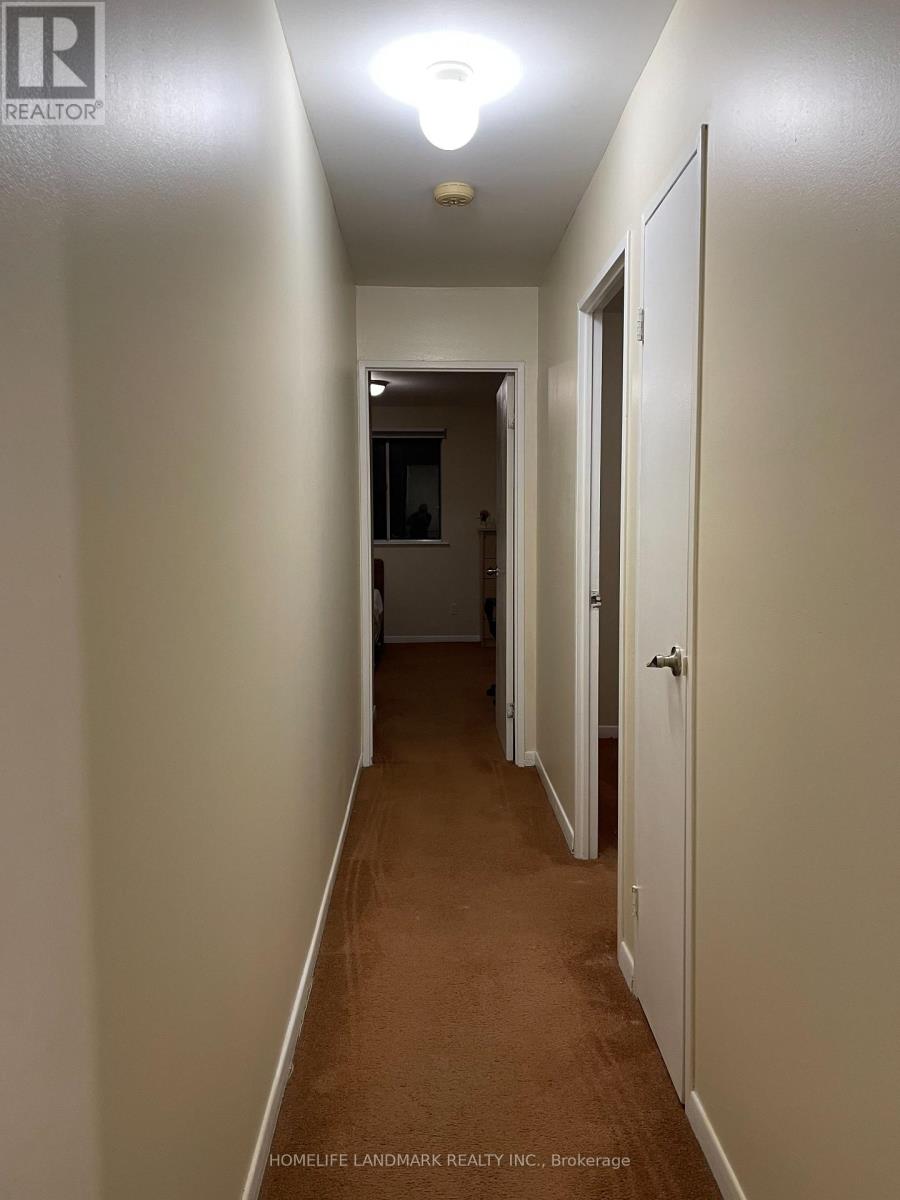 3025 The Credit Woodlands, Mississauga, Ontario  L5C 2V3 - Photo 12 - W13612752