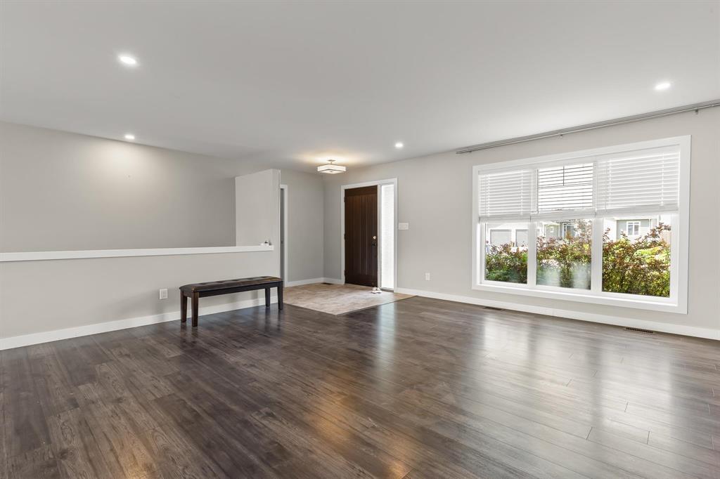 1 Aston Cove, Steinbach, Manitoba  R5G 2P2 - Photo 3 - 202616916