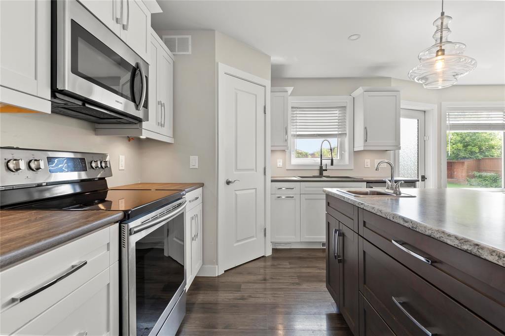 1 Aston Cove, Steinbach, Manitoba  R5G 2P2 - Photo 6 - 202616916
